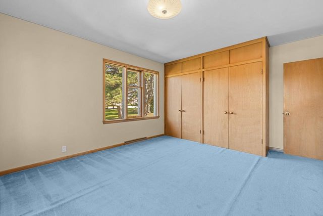12555 Laurel LANE, Elm Grove, WI 53122