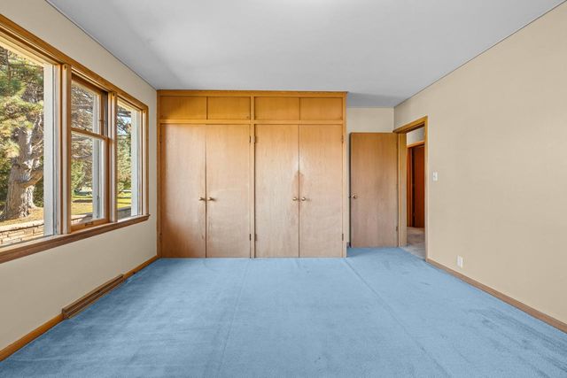 12555 Laurel LANE, Elm Grove, WI 53122