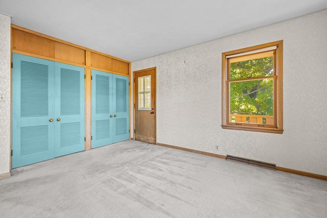 12555 Laurel LANE, Elm Grove, WI 53122