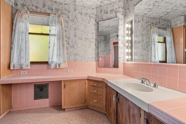 12555 Laurel LANE, Elm Grove, WI 53122