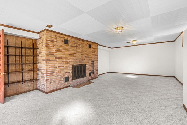 12555 Laurel LANE, Elm Grove, WI 53122