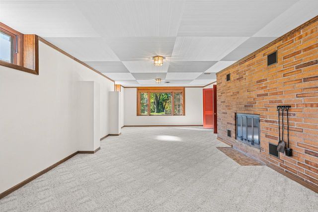 12555 Laurel LANE, Elm Grove, WI 53122
