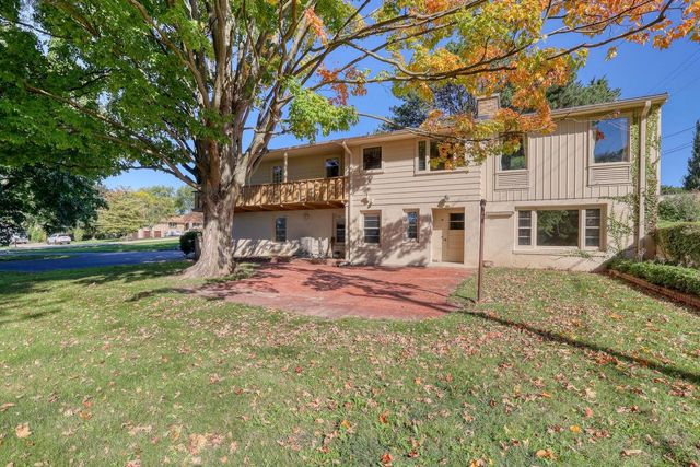 12555 Laurel LANE, Elm Grove, WI 53122