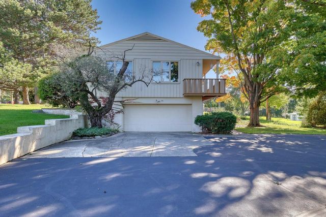 12555 Laurel LANE, Elm Grove, WI 53122