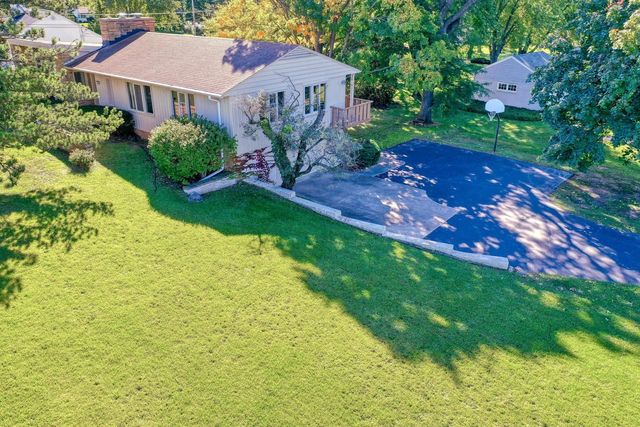 12555 Laurel LANE, Elm Grove, WI 53122