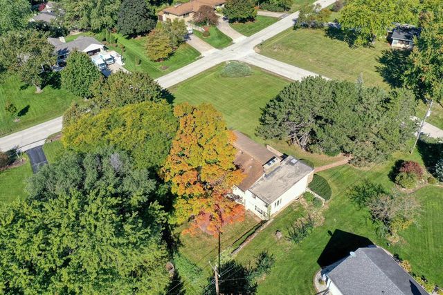 12555 Laurel LANE, Elm Grove, WI 53122