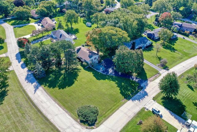 12555 Laurel LANE, Elm Grove, WI 53122