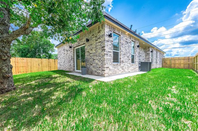 14120 Fm1236 Rd, Needville, TX 77461