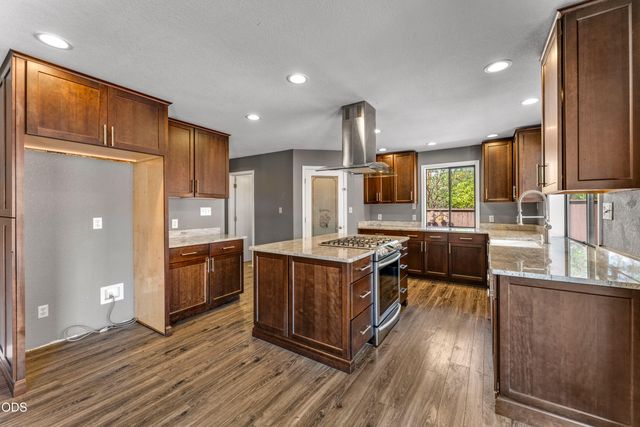 1615 NW Olmar Drive, Grants Pass, OR 97526