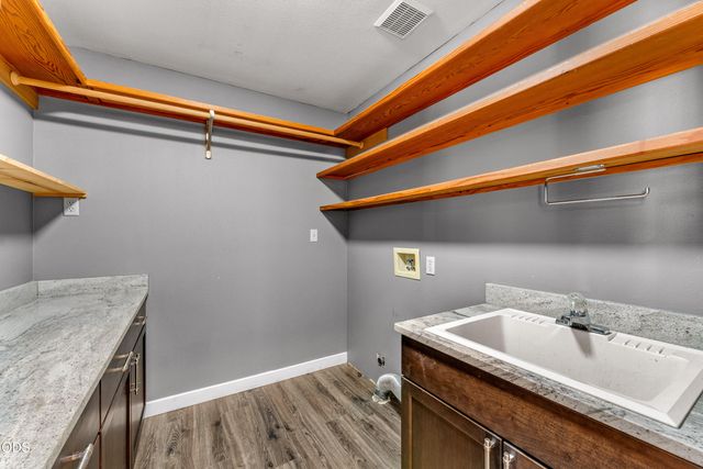 1615 NW Olmar Drive, Grants Pass, OR 97526