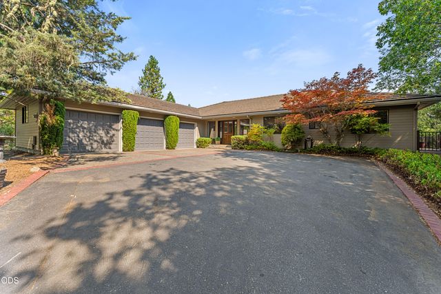 1615 NW Olmar Drive, Grants Pass, OR 97526