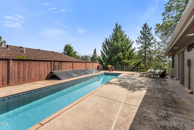 1615 NW Olmar Drive, Grants Pass, OR 97526
