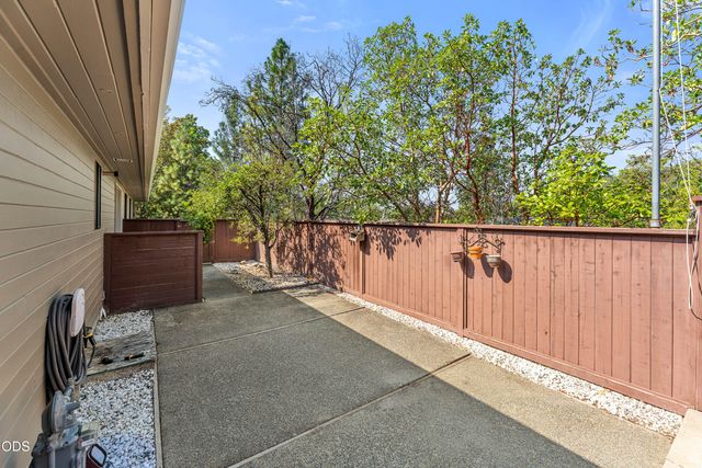 1615 NW Olmar Drive, Grants Pass, OR 97526