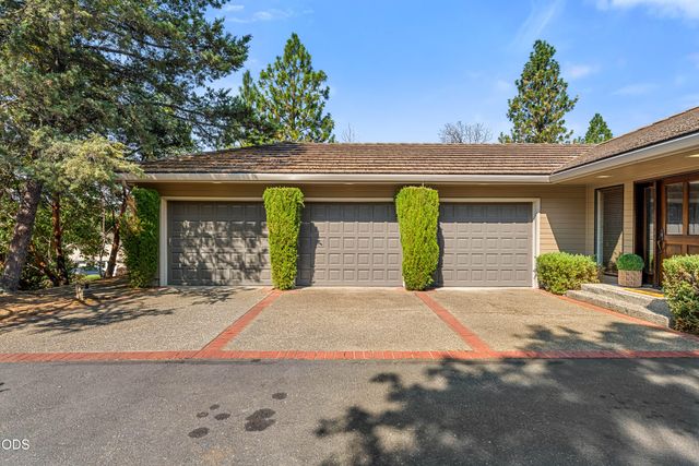 1615 NW Olmar Drive, Grants Pass, OR 97526
