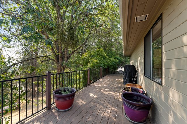 1615 NW Olmar Drive, Grants Pass, OR 97526