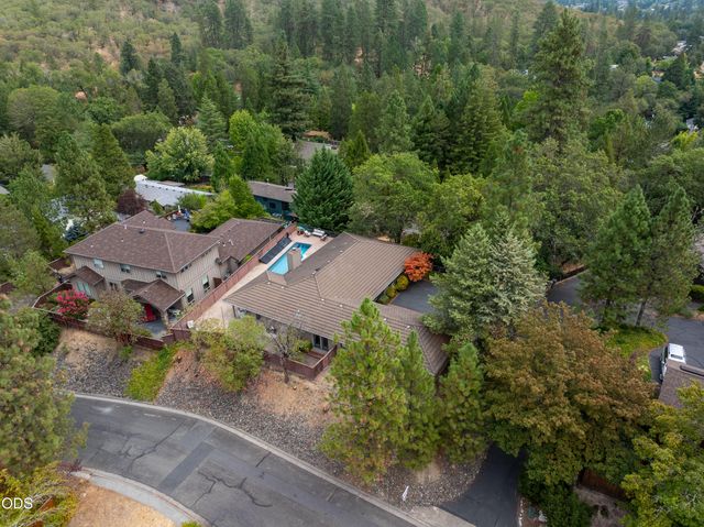 1615 NW Olmar Drive, Grants Pass, OR 97526