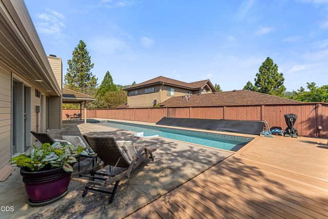 1615 NW Olmar Drive, Grants Pass, OR 97526