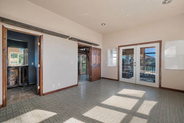 2181 Garden Hwy, Sacramento, CA 95833