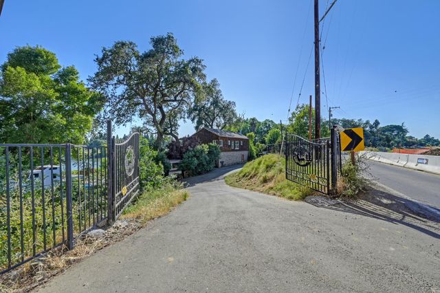 2181 Garden Hwy, Sacramento, CA 95833