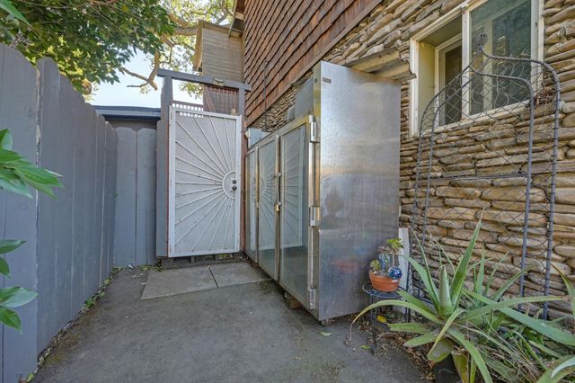 2181 Garden Hwy, Sacramento, CA 95833