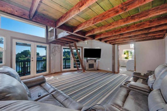 2181 Garden Hwy, Sacramento, CA 95833