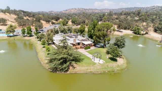 42895 Yosemite Springs Drive, Coarsegold, CA 93614