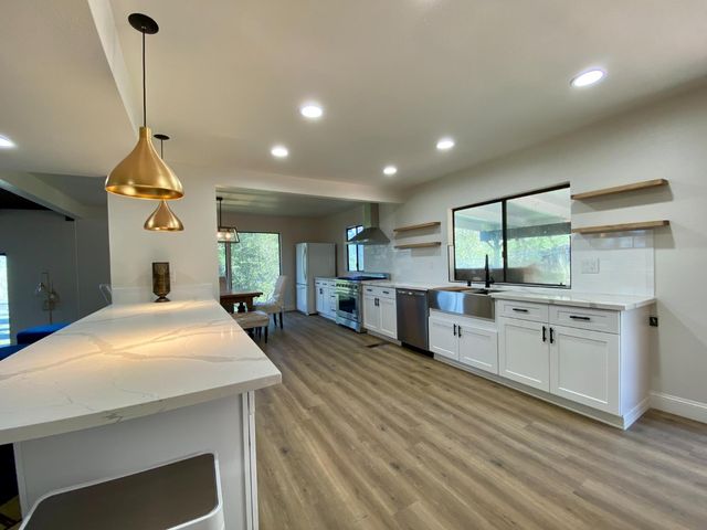42895 Yosemite Springs Drive, Coarsegold, CA 93614