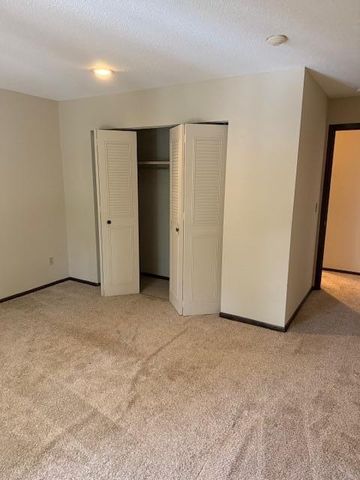 7350 York Avenue S 203, Edina, MN 55435