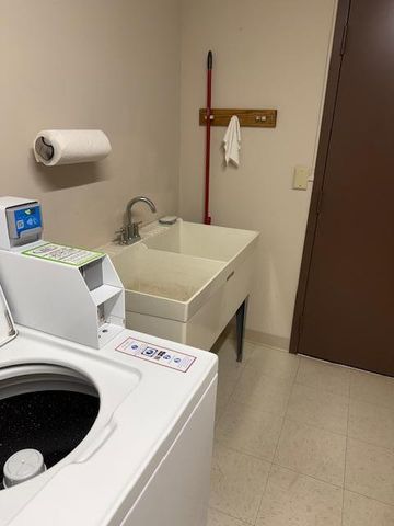 7350 York Avenue S 203, Edina, MN 55435