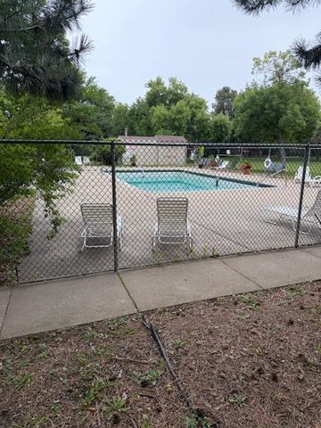 7350 York Avenue S 203, Edina, MN 55435