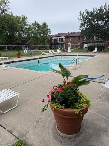 7350 York Avenue S 203, Edina, MN 55435