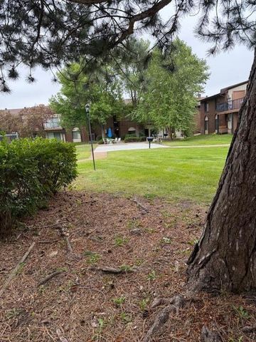 7350 York Avenue S 203, Edina, MN 55435