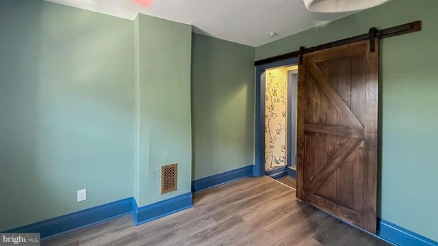 2213 E THOMPSON ST, Philadelphia, PA 19125