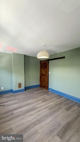 2213 E THOMPSON ST, Philadelphia, PA 19125