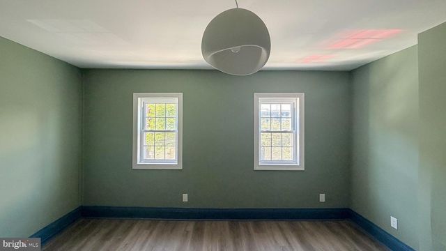 2213 E THOMPSON ST, Philadelphia, PA 19125