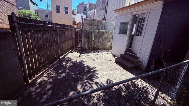 2213 E THOMPSON ST, Philadelphia, PA 19125