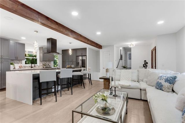 706 Ketchem Drive, Marietta, GA 30066
