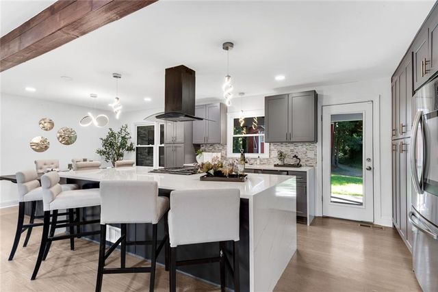 706 Ketchem Drive, Marietta, GA 30066