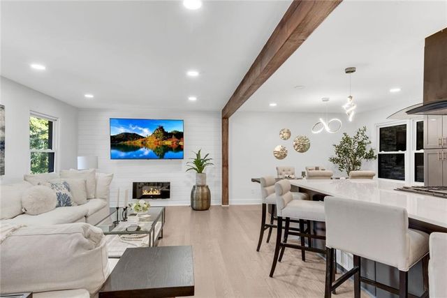 706 Ketchem Drive, Marietta, GA 30066