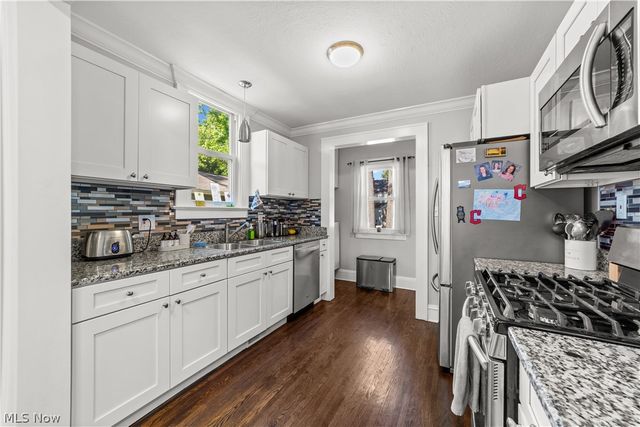 560 Elmwood Road, Bay Village, OH 44140