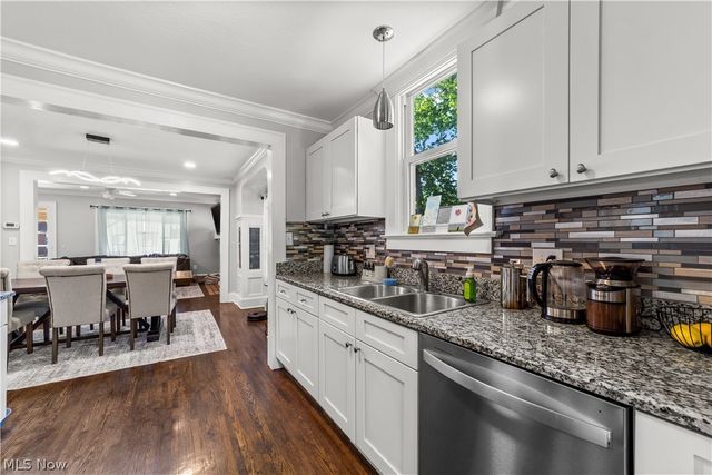 560 Elmwood Road, Bay Village, OH 44140