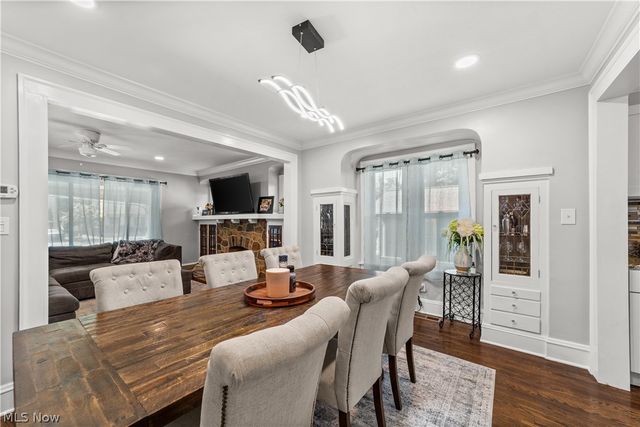 560 Elmwood Road, Bay Village, OH 44140