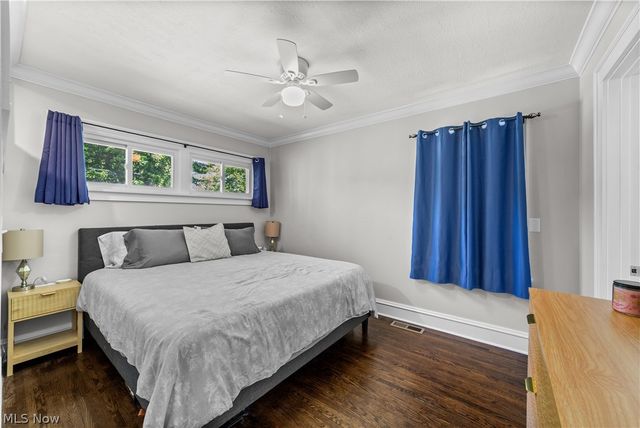 560 Elmwood Road, Bay Village, OH 44140