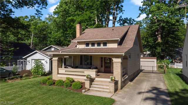 560 Elmwood Road, Bay Village, OH 44140