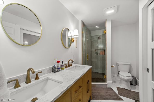 560 Elmwood Road, Bay Village, OH 44140