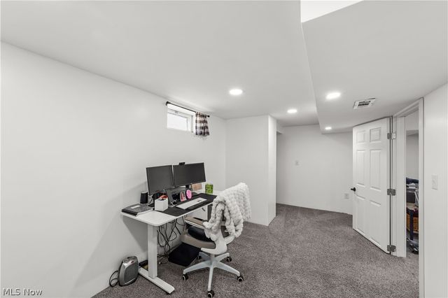 560 Elmwood Road, Bay Village, OH 44140