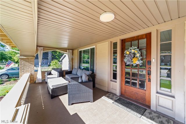 560 Elmwood Road, Bay Village, OH 44140