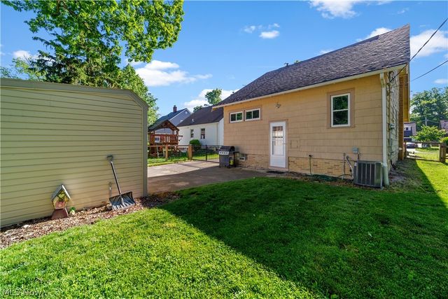 560 Elmwood Road, Bay Village, OH 44140