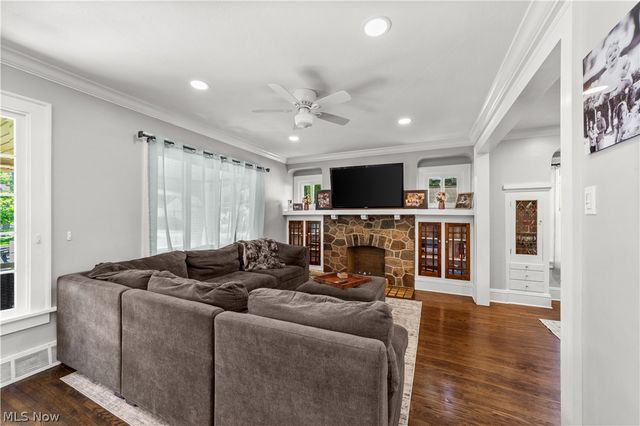 560 Elmwood Road, Bay Village, OH 44140
