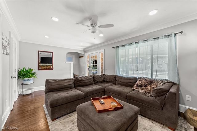 560 Elmwood Road, Bay Village, OH 44140